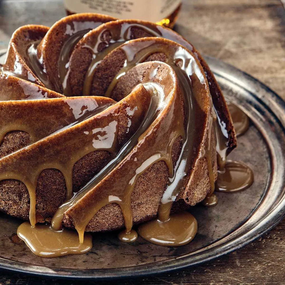 Maker’s Mark bourbon food recipe - Old Fashioned Bundt Cake preparation instructions