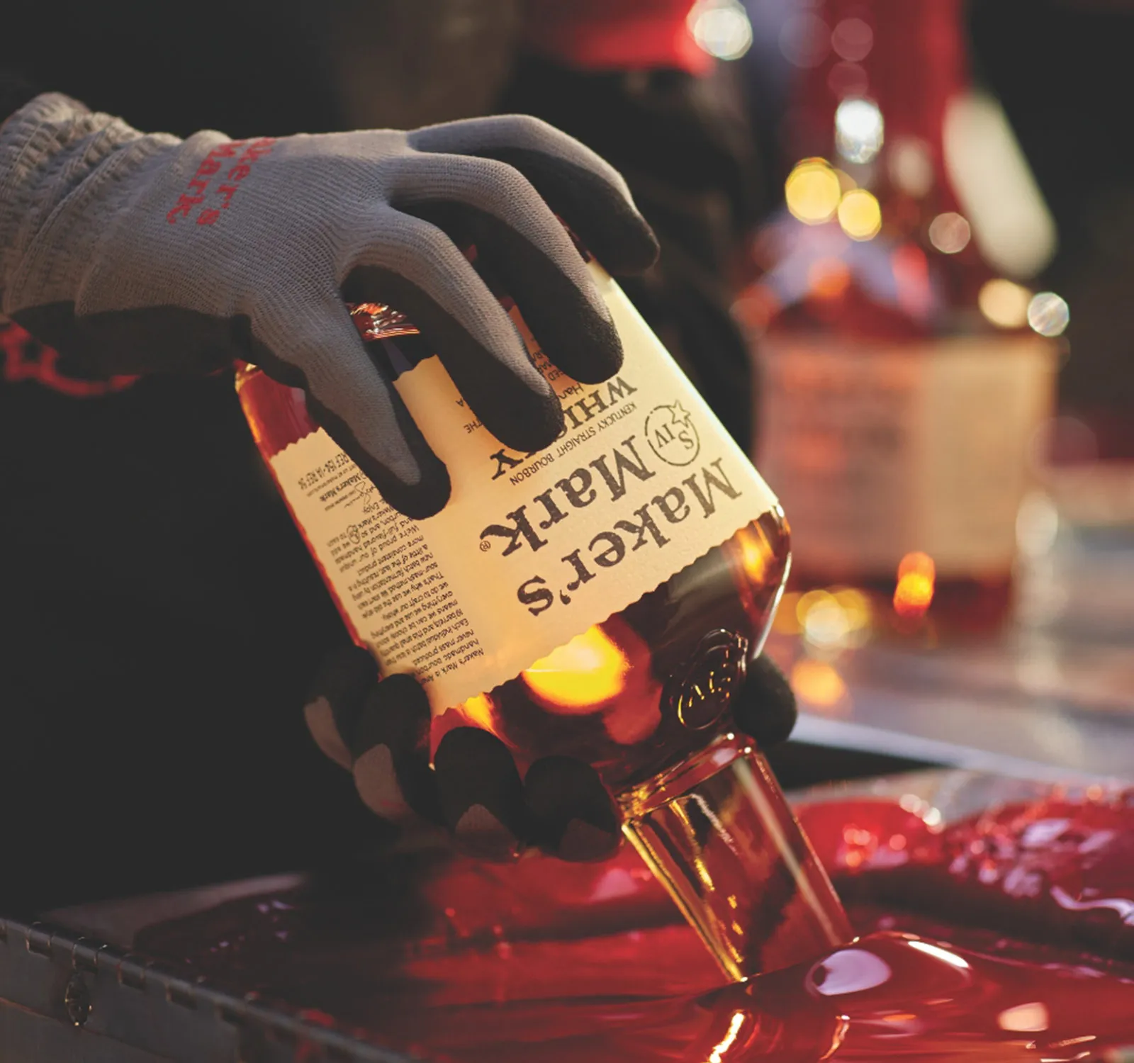 Hand Drip Red Wax Bottle Whisky Maker's Mark